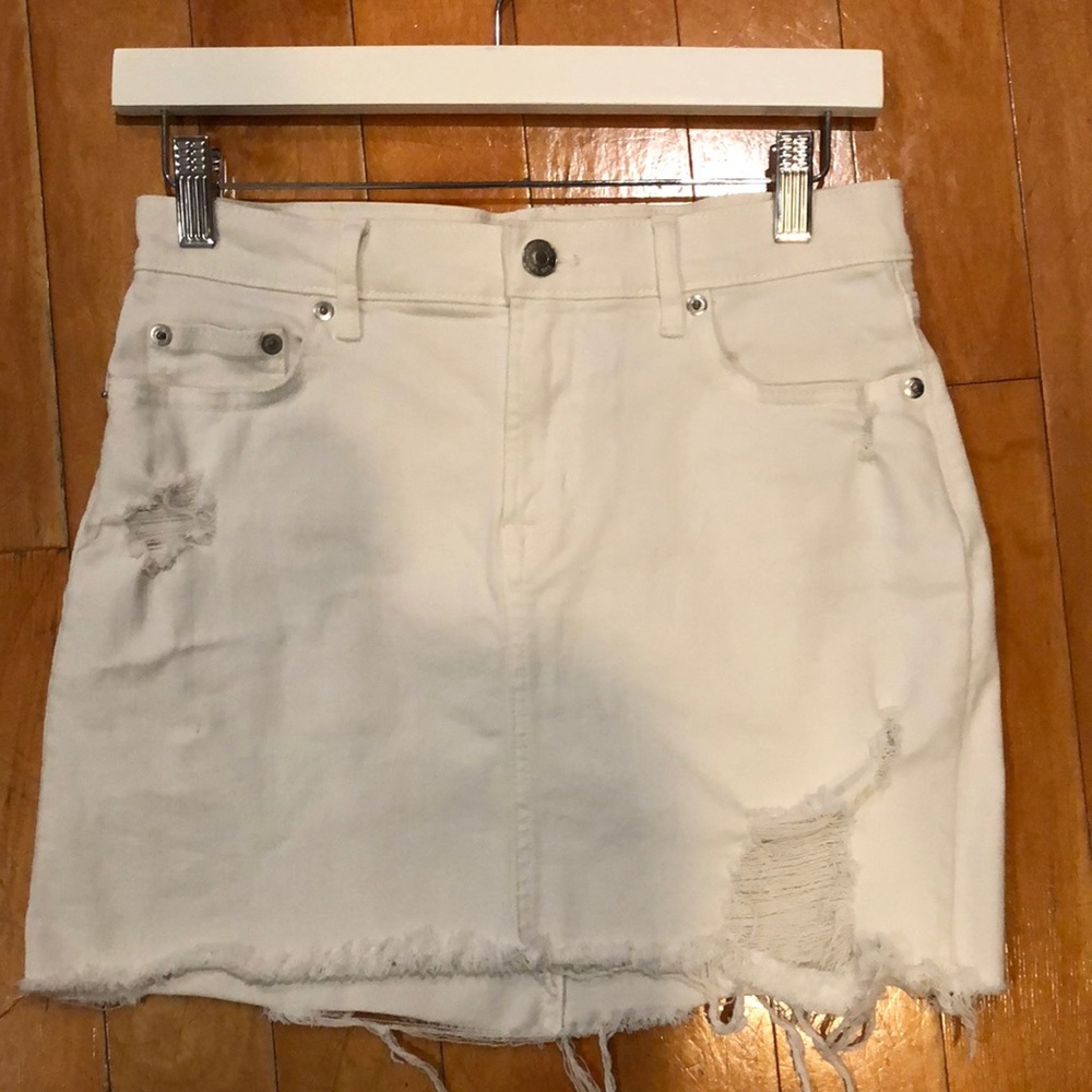 GAP Denim white Jean skirt Size 25R
